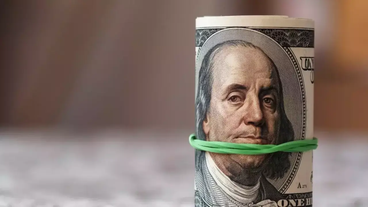 استقرار سعر الدولار عند 54.29 جنيه وسط توقف تام لحركة البيع والشراء